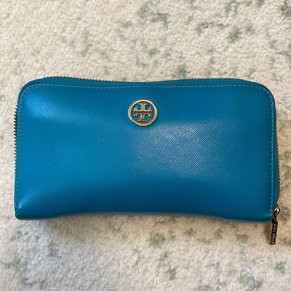 Tory Burch zipper wallet
